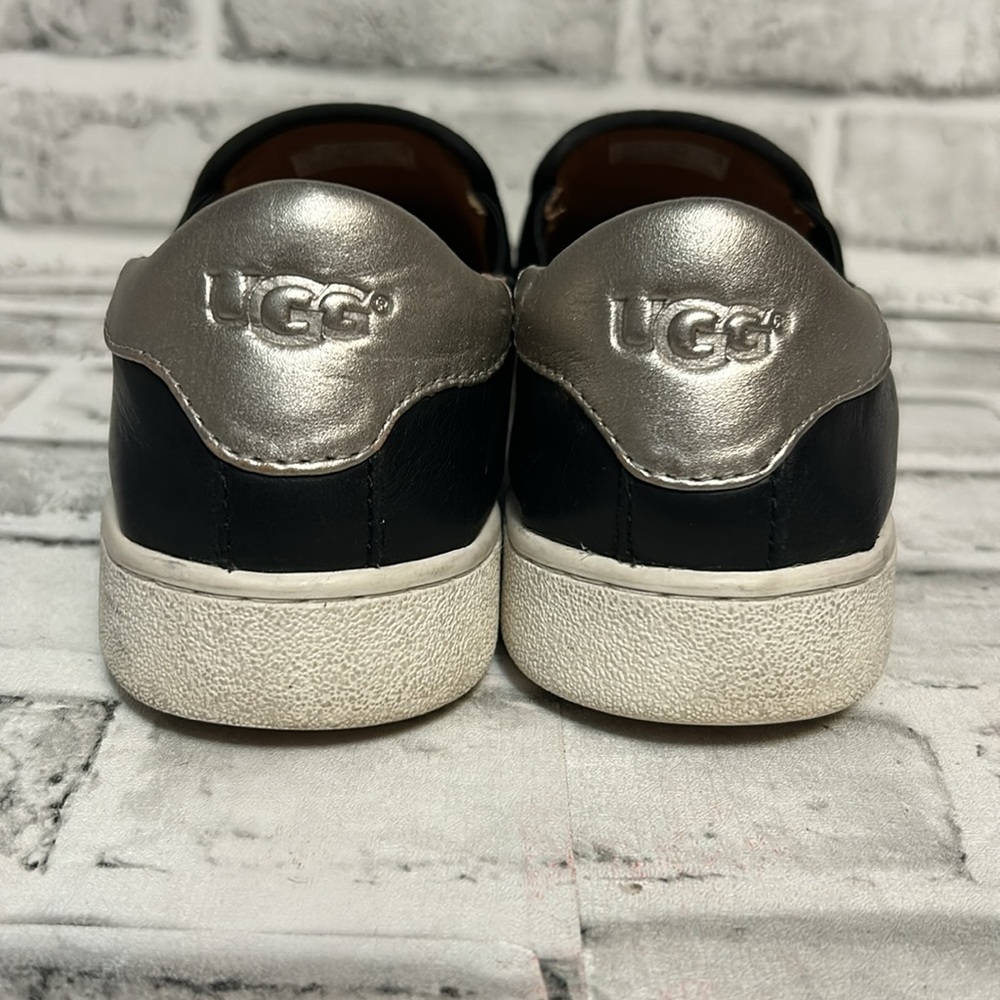 UGG Women’s CAS Sneakers, size 9.5, Black with Silver Accent, Flats